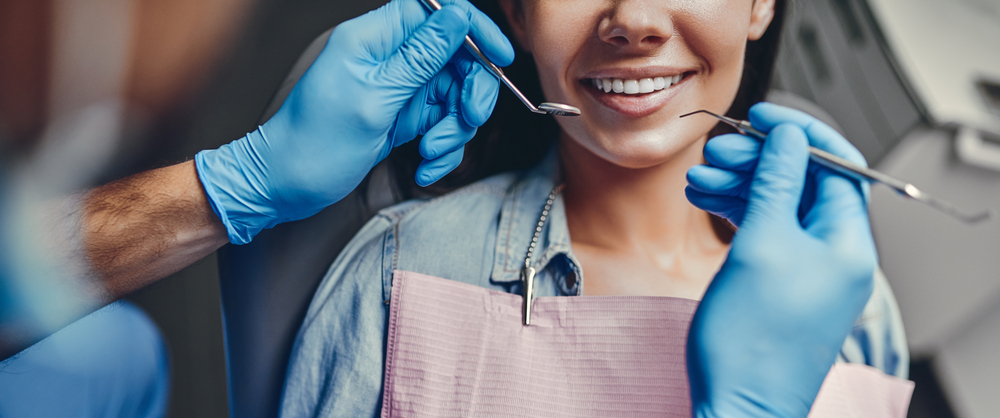 Kompleksowe leczenie dentystyczne – odkryj drogę do zdrowych i uroczego uśmiechów.